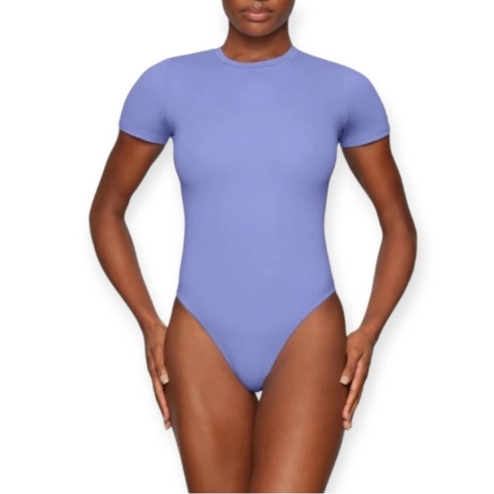 NWT Skims Fits Everybody T-shirt Bodysuit in Cielo Size Large Limited Edition